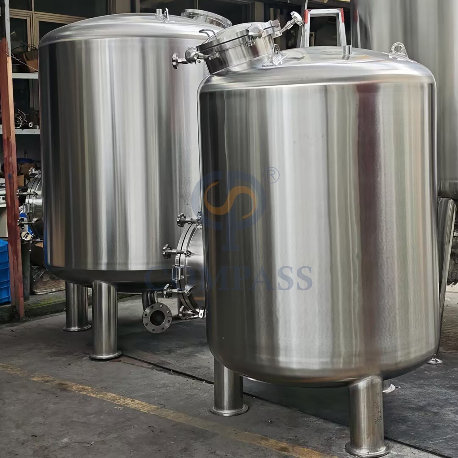 Nova chegada 1000mm tanque vertical de aço inoxidável ss316l oem tanque de filtro sanitário de qualidade alimentar com bueiro de pressão